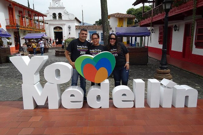 private-tour-of-the-city-of-medellin-combined-with-comuna-13-and-graffiti