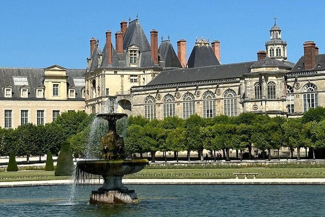 private-tour-of-the-great-christmas-of-vaux-le-vicomte-and-fontainebleau