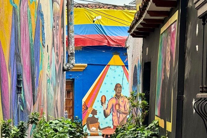 private-tour-of-the-historic-center-and-candelaria-in-bogota