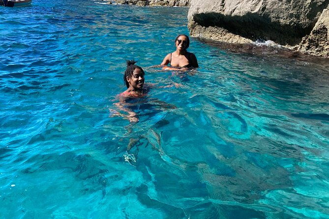 private-tour-of-the-island-of-capri-by-boat-and-visit-to-the-caves-2