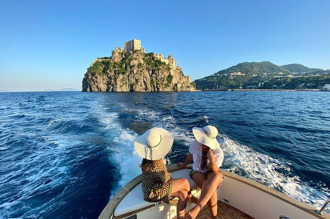 private-tour-of-the-island-of-ischia-and-or-procida-on-gozzo-apreamare