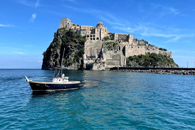 private-tour-of-the-island-of-ischia-and-or-procida-on-gozzo-apreamare
