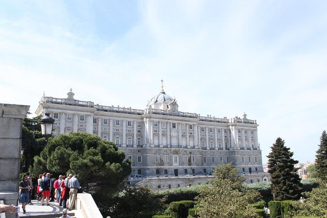 private-tour-of-the-royal-palace-private-guide-fast-entrance-and-pick-up-at-the-hotel