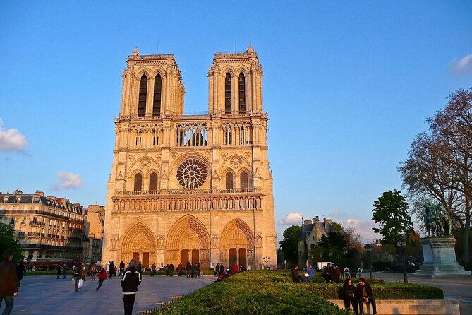 private-tour-of-various-monuments-in-paris