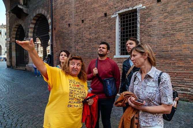 private-tour-of-verona-highlights-hidden-gems-with-locals-snack-included