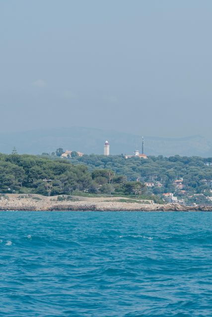 private-tour-on-a-sailboat-swim-and-paddle-antibes-cape