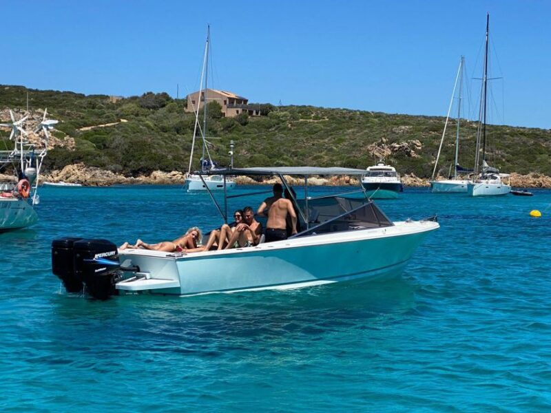 private-tour-on-the-boat-in-the-la-maddalena-archipelago