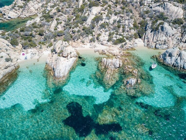 private-tour-on-the-boat-in-the-la-maddalena-archipelago