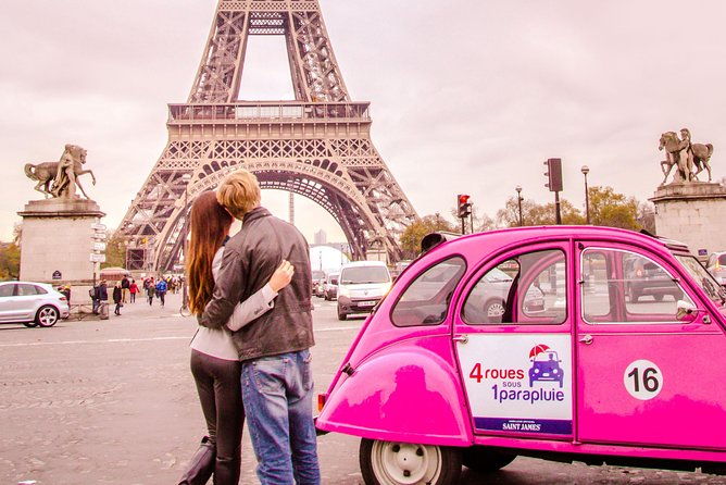 private-tour-paris-3-hours-in-vintage-citroen-2cv