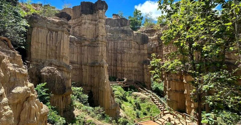 private-tour-pha-chor-canyon-doi-inthanon-national-park