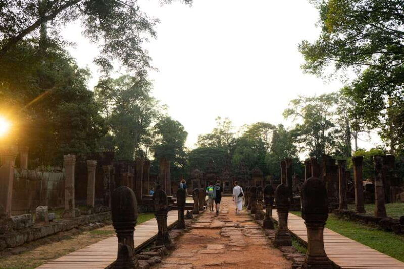 private-tour-phnom-kulen-waterfall-banteay-srie-with-lunch