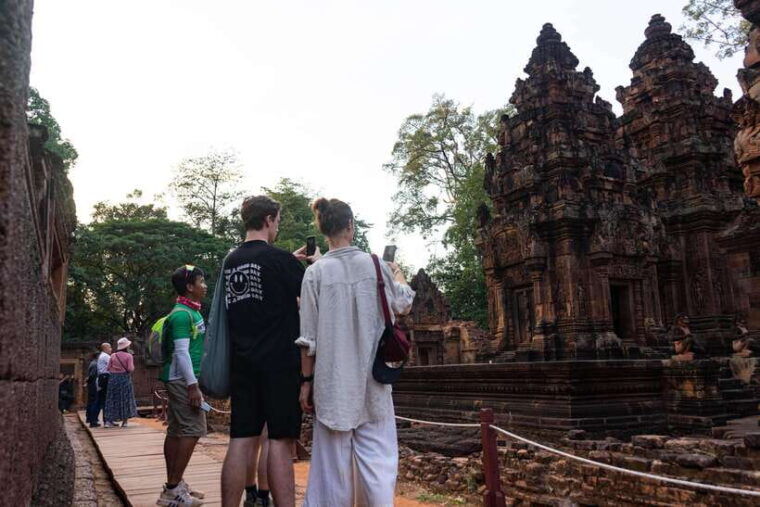 private-tour-phnom-kulen-waterfall-banteay-srie-with-lunch