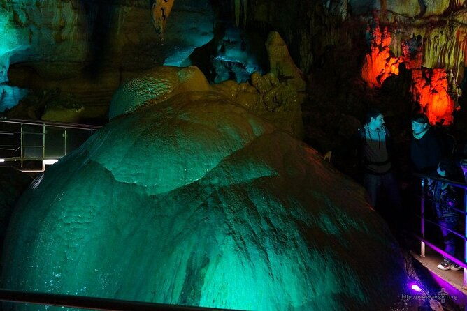 private-tour-prometheus-sataplia-caves-bagrati-gelati