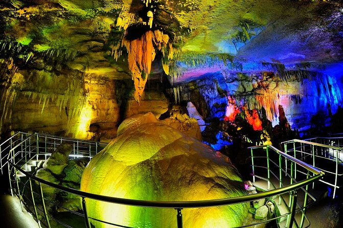 private-tour-prometheus-sataplia-caves-bagrati-gelati