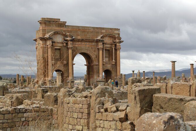 Private Tour Roman Ruins Timgad and Medracen Lunch Included - Exploring the Day Itinerary