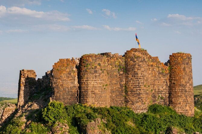 private-tour-saghmosavank-alphabet-monument-amberd-fortress