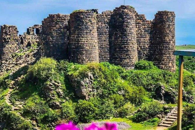 private-tour-saghmosavank-alphabet-monument-amberd-fortress