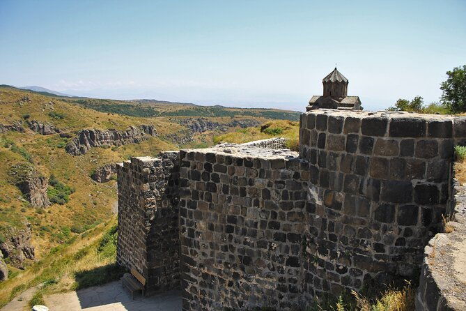 private-tour-saghmosavank-alphabet-monument-amberd-fortress