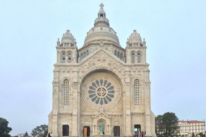 private-tour-santiago-de-compostela-viana-do-castelo-from-porto