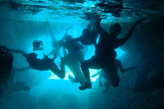 private-tour-sea-kayaking-snorkeling-to-green-cave-on-sipan-island-from-lopud