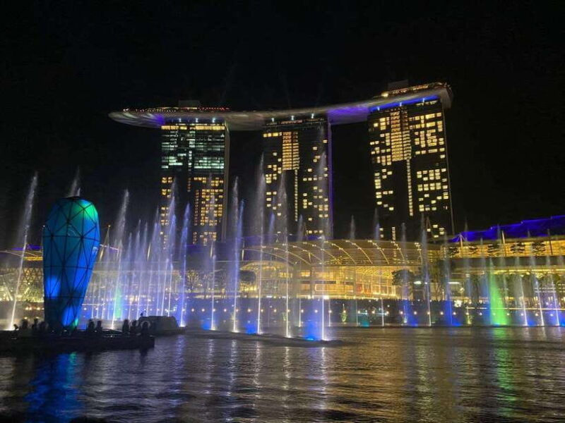 private-tour-sightseeing-marina-bay-sandsriver-cruisemax6