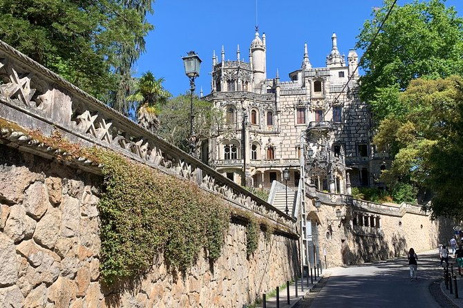 private-tour-sintra-with-pena-palace-and-quinta-da-regaleira-fd