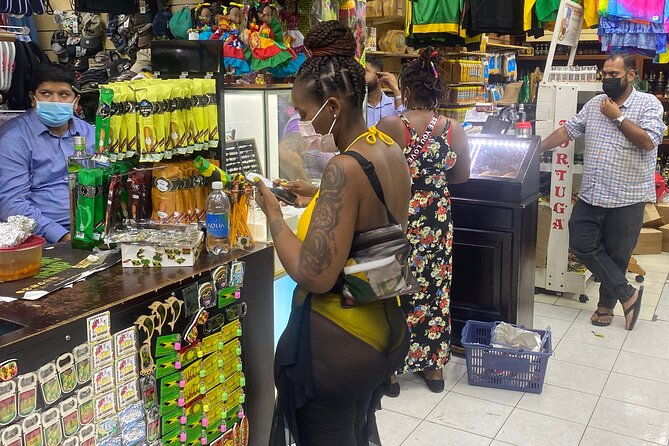 private-tour-souvenir-shopping-in-montego-bay