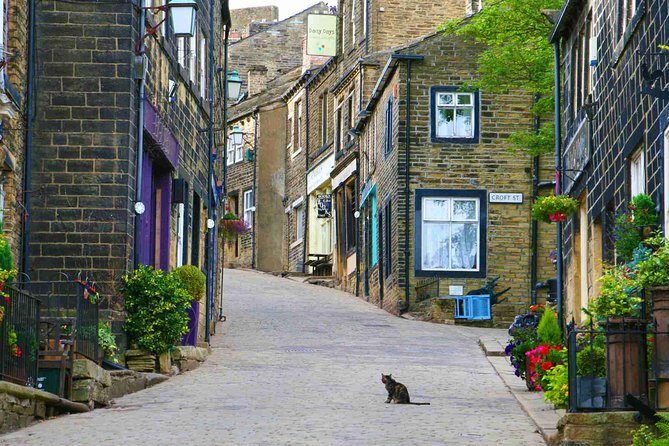 Private Tour: The Brontes: Full Day All-Inclusive Tour with an Expert Guide - What to Expect on a Typical Day