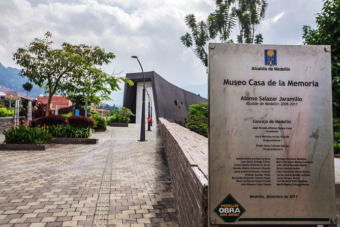 private-tour-the-escobar-years-and-medellins-social-transformation