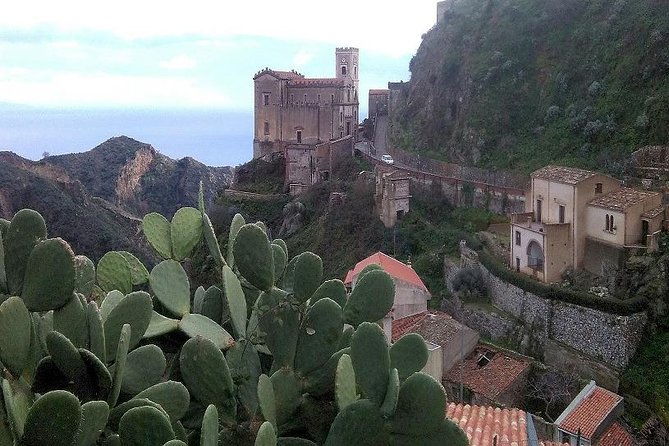 private-tour-the-godfather-from-taormina-visit-of-savoca-and-forza-dagro