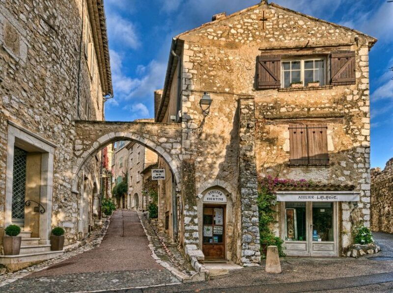 private-tour-the-most-beautiful-medieval-villages-full-day