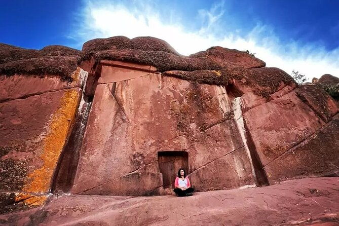 private-tour-to-aramu-muru-portal-from-puno