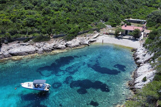 private-tour-to-bol-zlatni-rat-jelsa-and-vrboska-on-hvar-island