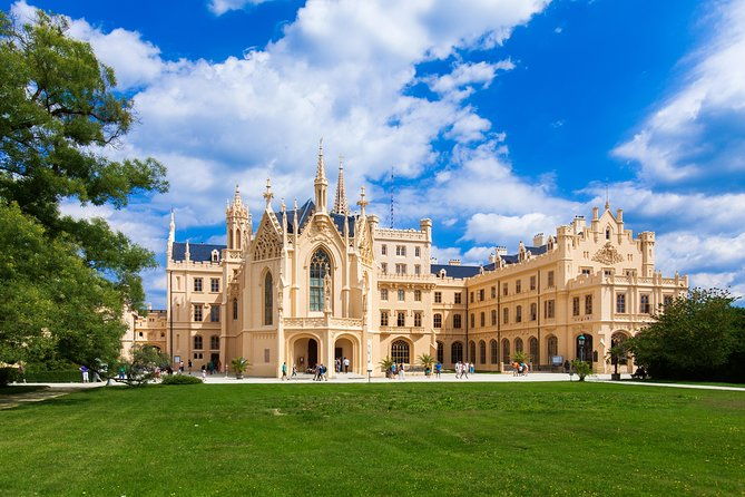 private-tour-to-czech-wine-regions-lednice-and-valtice