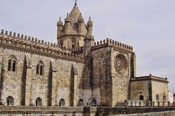 private-tour-to-evora-with-optional-wine-tasting-in-the-cartucha
