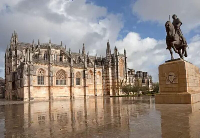 private-tour-to-fatima-batalha-nazare-and-obidos-10-hours