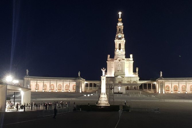 private-tour-to-fatima-nazare-and-obidos-from-lisbon