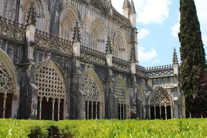 private-tour-to-fatima-sanctuary-nazare-obidos-and-batalha-fd