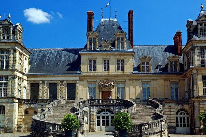 private-tour-to-fontainebleau-from-paris-tickets-included