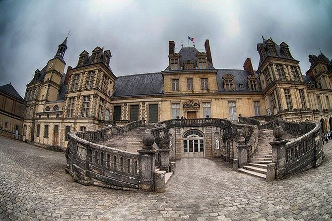 private-tour-to-fontainebleau-from-paris-tickets-included