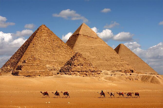 Private Tour to Giza Pyramids, The Sphinx and Cairo Museum - The Journey Through Egypt’s Most Famous Sites