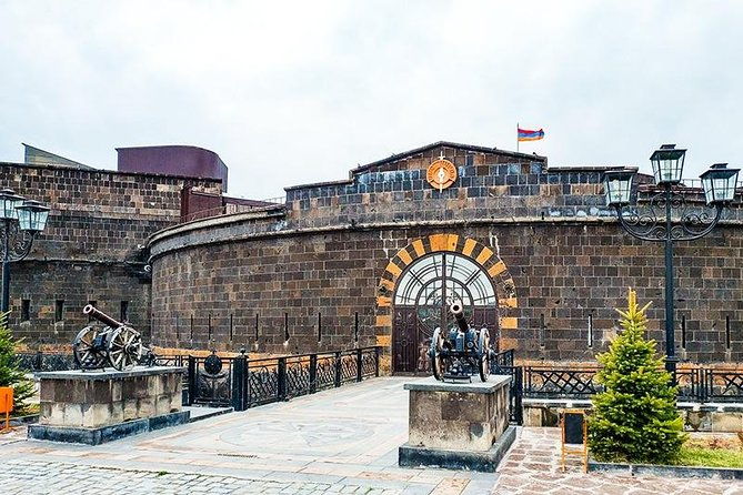 private-tour-to-gyumri-dzitoghtsyan-museum-black-fortress
