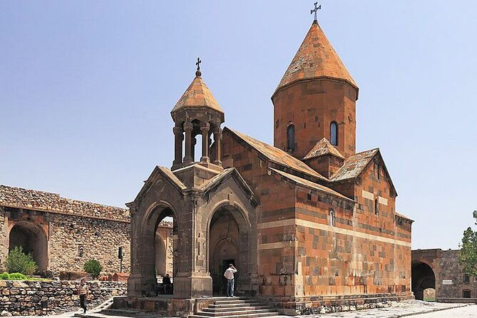 private-tour-to-khor-virap-ancient-areni-cave-or-areni-winery-noravank