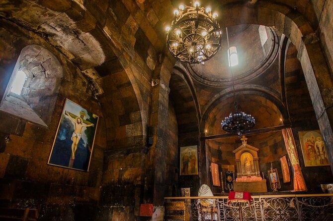 private-tour-to-khor-virap-ancient-areni-cave-or-areni-winery-noravank