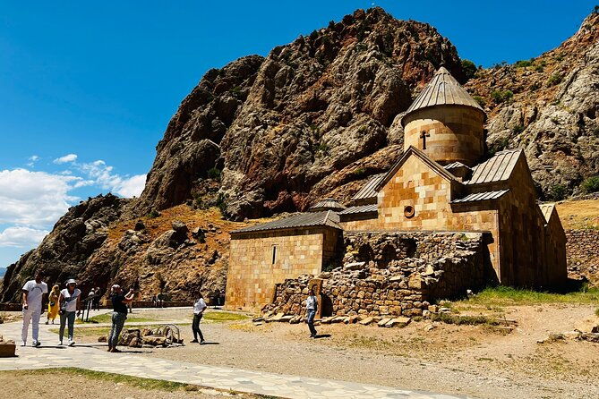 private-tour-to-khor-virap-areni-winery-noravank