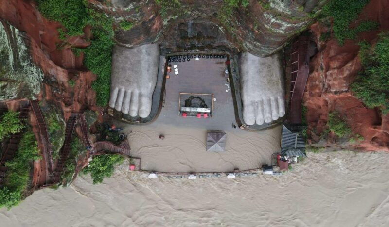 private-tour-to-leshan-giant-buddha-huanglongxi-old-town