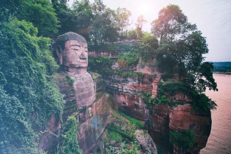 private-tour-to-leshan-giant-buddha-huanglongxi-old-town