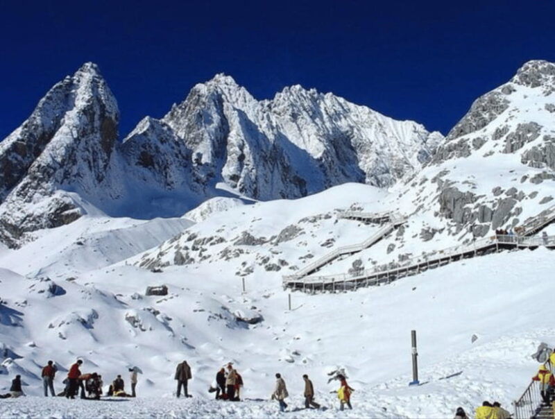 private-tour-to-lijiang-jade-dragon-snow-mountain-with-lunch