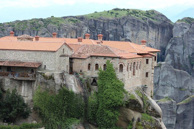 private-tour-to-monasteries-of-meteora-thermopylae-from-athens-2