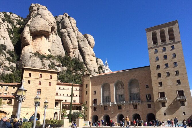 private-tour-to-montserrat-with-a-specialized-local-guide